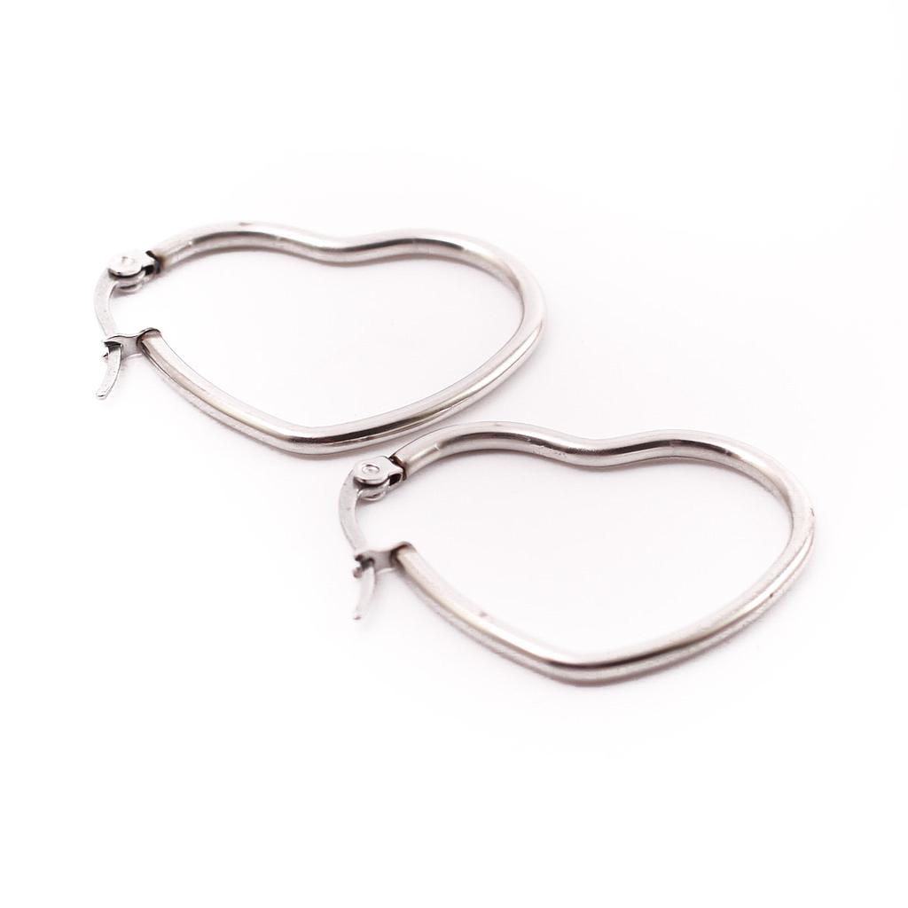 AR036	Arracada Acero Corazon  Plateada  40 mm