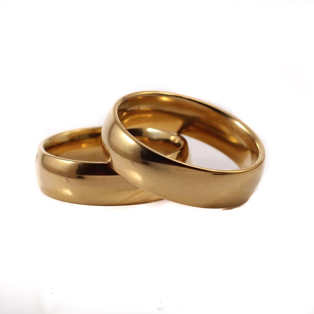 AN2107  Anillo Acero Argolla Dorada liso