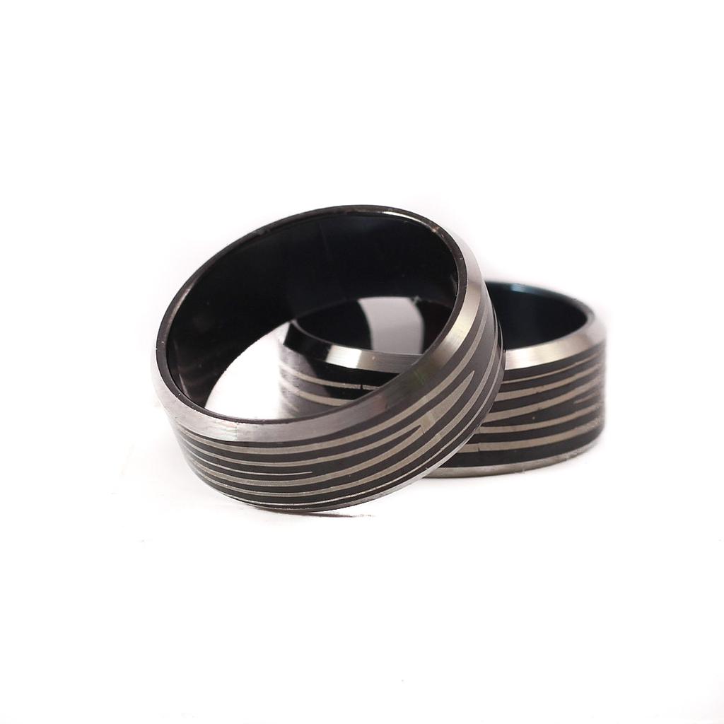 AN2104	Anillo Acero Plata rayado negro