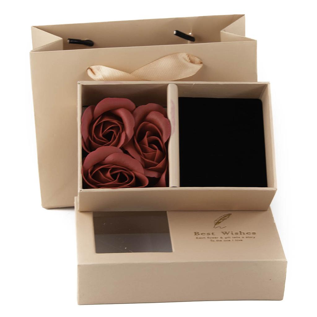 580040 Caja con rosas y bolsa